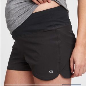 Maternity GapFit 3.5" Running Shorts